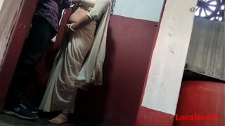 Indian Desi Escort Woman Fuck in Bathroom Sex Video Video